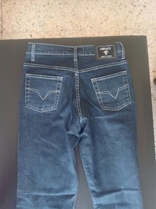 VENDO PANTALON VAQUERO MARCA VERSACE 