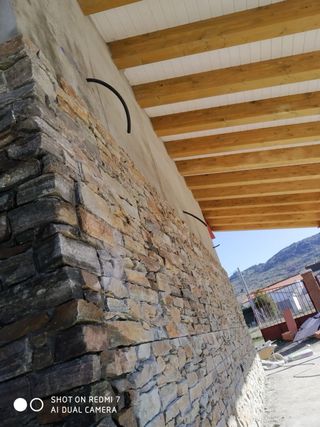 Enchapado de piedra musgo