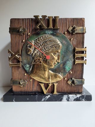 RELOJ ESTILO ANTIGUO GÓTICO MEDIEVAL