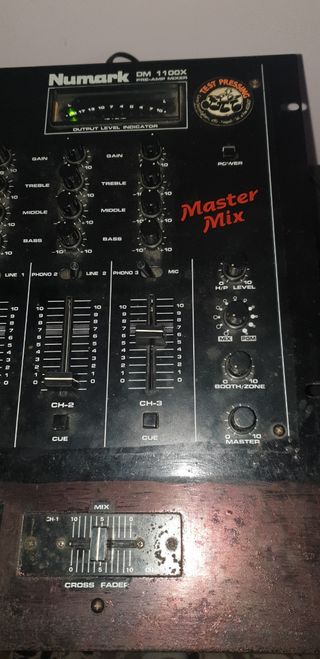 Mixer numark dm1100x
