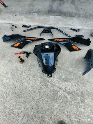 Ktm Duke 125 pezzi di ricambio