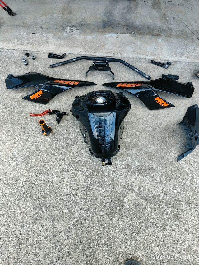 Ktm Duke 125 pezzi di ricambio