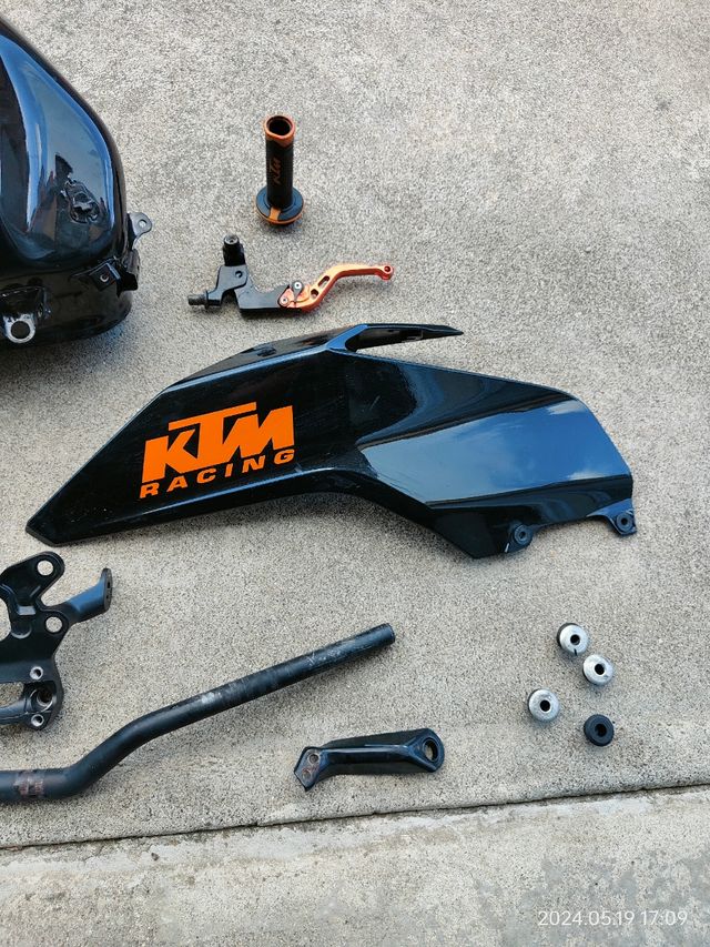 Ktm Duke 125 pezzi di ricambio