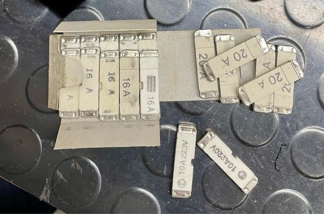 Vari tipi di fusibili