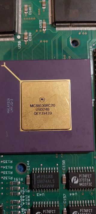 Procesador MOTOROLA 88100 RISC con placa