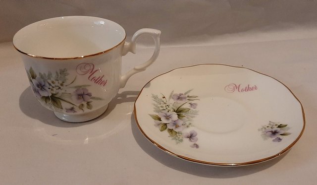 Plato y taza de porcelana Mayfair