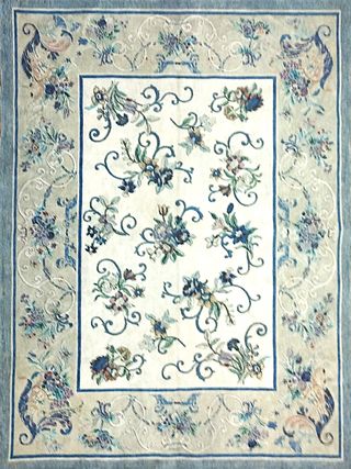 Alfombra grande, antigua estilo Aubusson