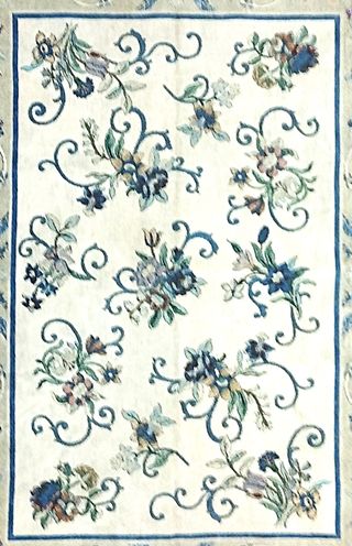 Alfombra grande, antigua estilo Aubusson