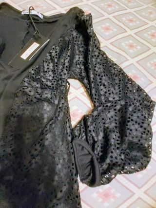 Túnica preta rendada