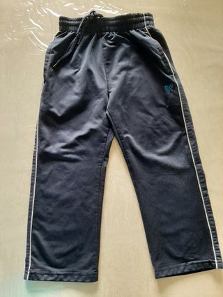 Chándal azul marino y verde niño. Talla 4-5