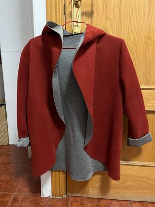 Chaqueta granate burdeos gris tipo neopreno