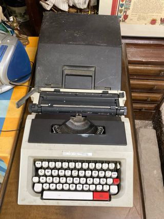 Maquina de escribir Olivetti Lettera 42