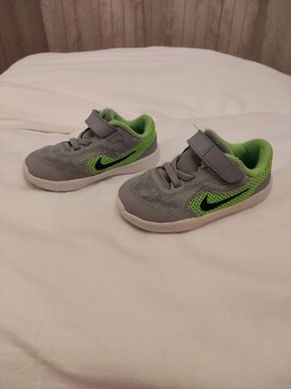 Scarpe Nike 23 ,5