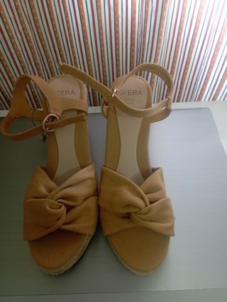Sandalias de esparto nuevas