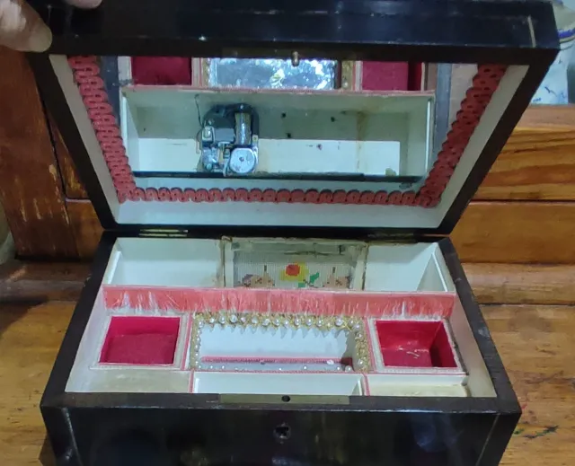 Caja de Costura Musical