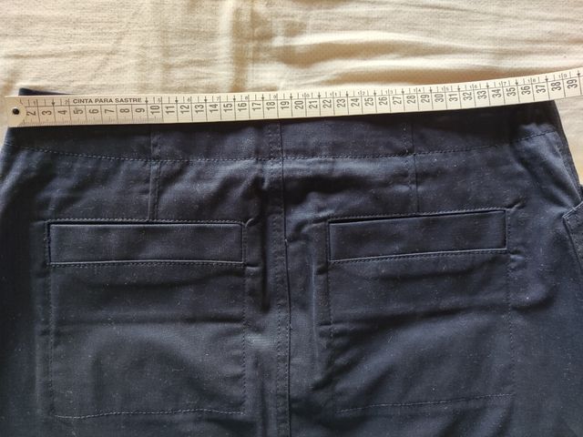 Falda Benetton. Azul marino. Con etiqueta.