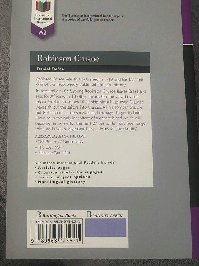 Robinson Crusoe . Daniel Defoe