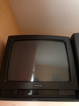 2 televisores de 14 pulgadas