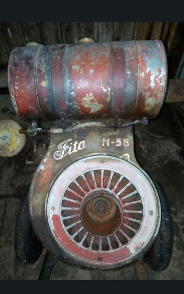 Dos mototes FITA M38