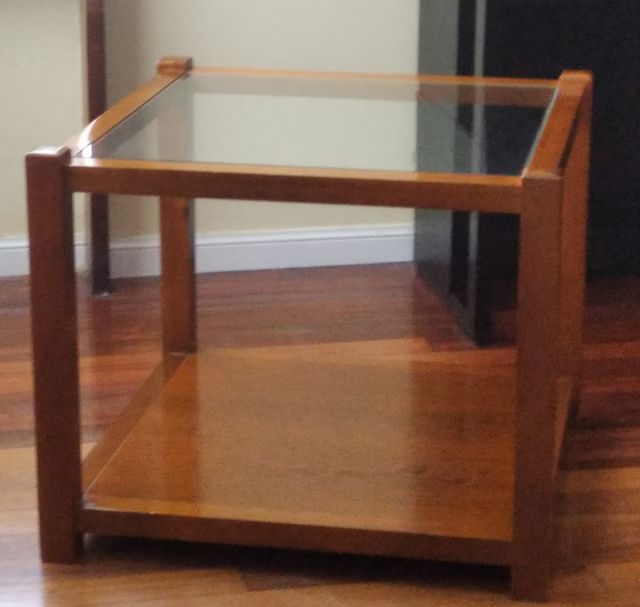 Mesa de madera maciza y cristal,  color cerezo