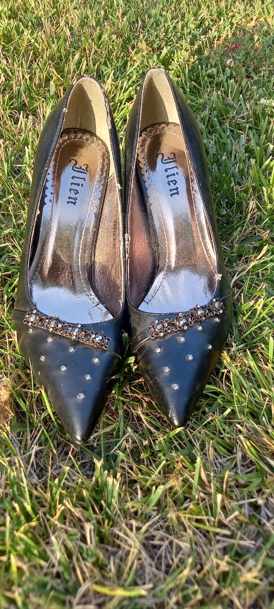 Décolleté Alien,similpelle, nuove,37