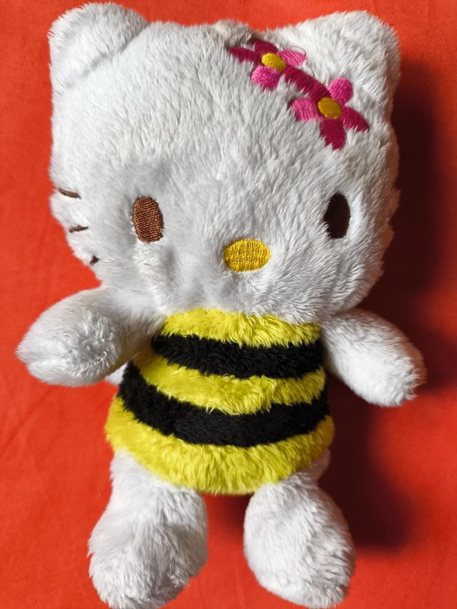 LOTE 6 ARTÍCULOS INFANTILES HELLO KITTY 