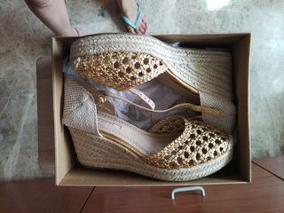 Zapato cuña 39 espartera rejilla dorado