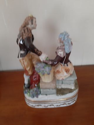 Figura porcelana antigua