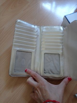 Monedero original GUESS