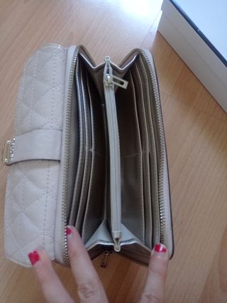 Monedero original GUESS