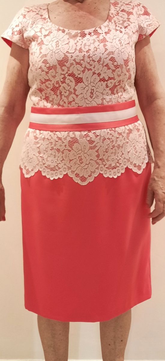 Vestido de fiesta, solo una puesta.