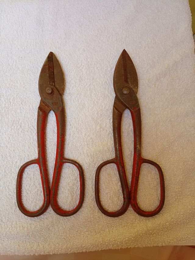 Grande forbici per tagliare metallo