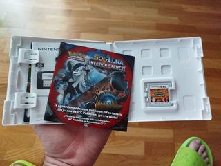Nintendo 2DS en su caja