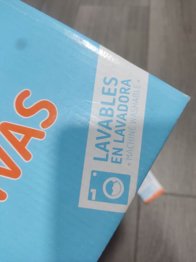 Biomecánics bebe de lona gris y blanca