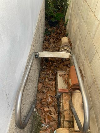 Escalera de piscina 