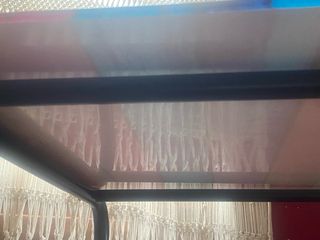 Mesa de cristal de colores