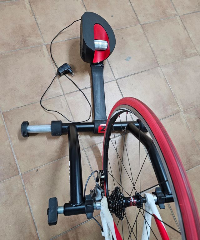 Bicicleta de carretera + rodillo