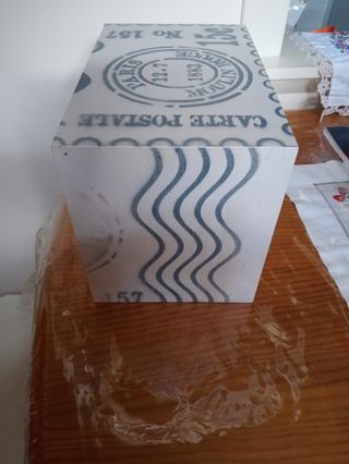 Caja de madera con cajones