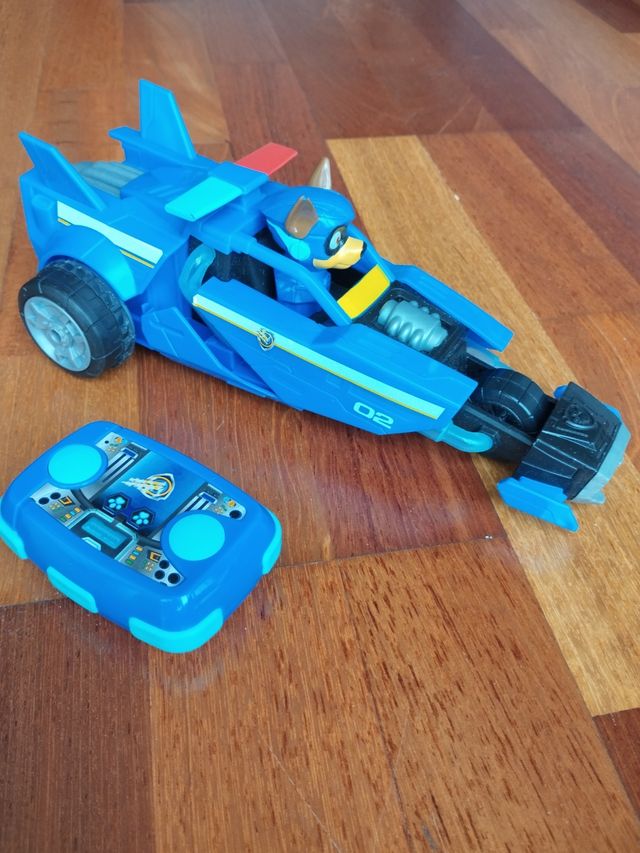 Coche con mando patrulla canina