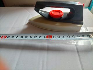 Antigua plancha de juguete. Años 70-80