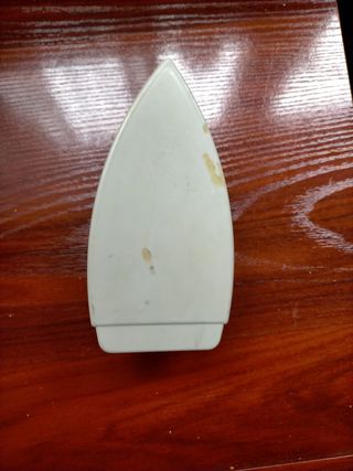 Antigua plancha de juguete. Años 70-80