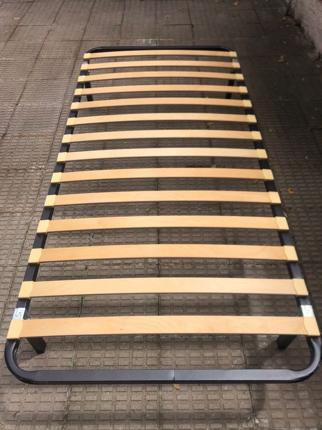 Giroletto Ikea con doghe e gambe 190x90 cm