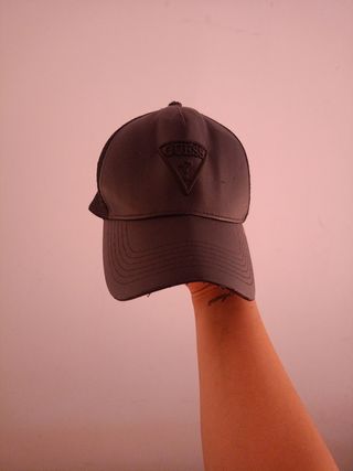 GORRA GUESS