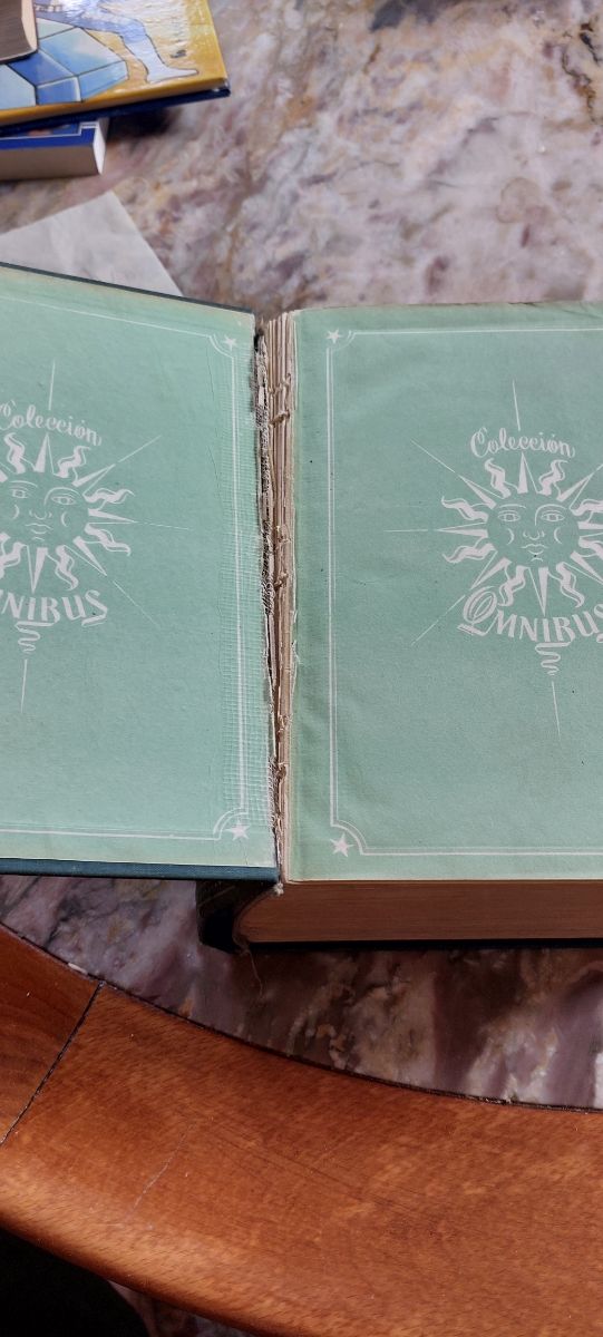 Libro I cipressi credono in Dio