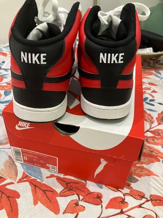 Se vende deportivas Nike mod.court NBA