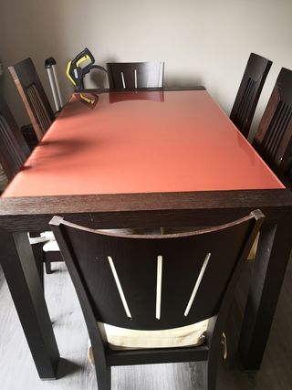 Mesa con cristal de murano y sillas