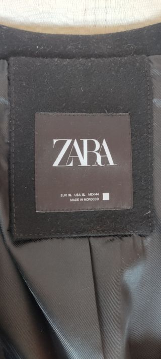 Vendo abrigo negro de Zara. 
