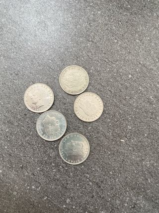 32 monedas de 25 pesetas