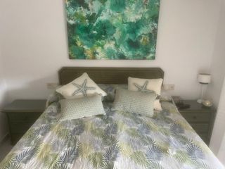 Conjunto mesitas de noche y cabecero cama