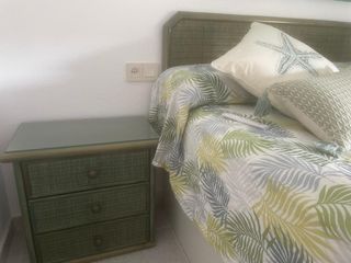 Conjunto mesitas de noche y cabecero cama